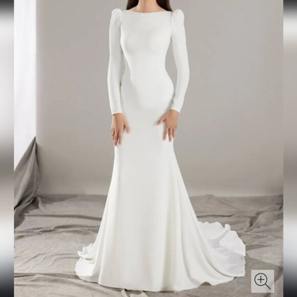 Pronovias Souleye Mermaid Wedding Dress in Crepe With a Boat Neckline White 0 - Picture 1 of 16